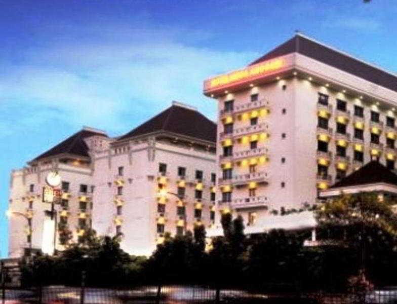 Mega Anggrek Hotel Jakarta Slipi Buitenkant foto