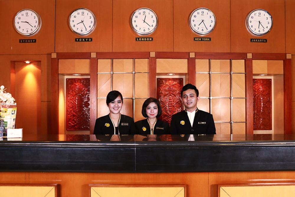 Mega Anggrek Hotel Jakarta Slipi Buitenkant foto